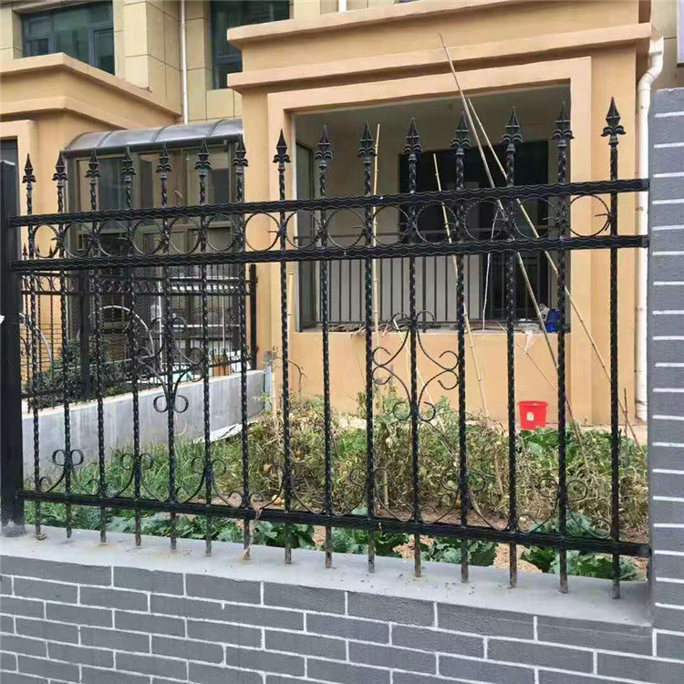 小区别墅铁艺护栏_铸造院墙锌钢护栏围栏_学校围墙_安全防护栏批发