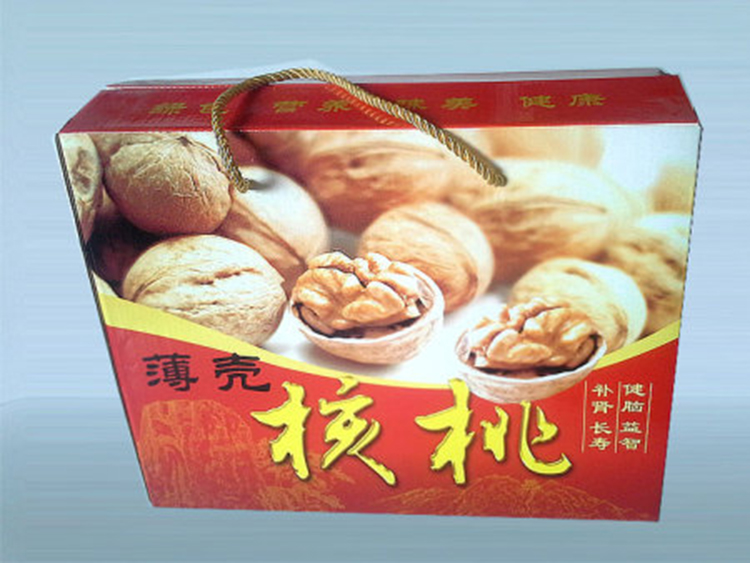 飞鸽薄壳核桃礼盒  香梨礼盒  干果礼盒价格  品种齐全