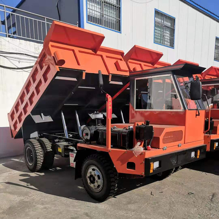 20吨25吨湿式制动矿用运输车采用液压油循环刹车