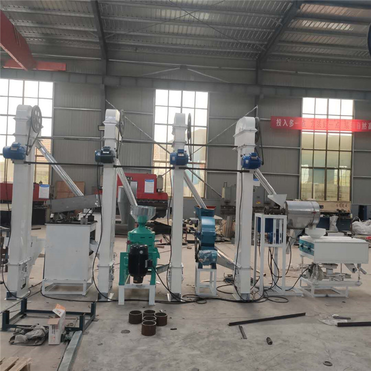 厂家直销新型玉米面粉机加工设备 玉米大中小碴子机 设备