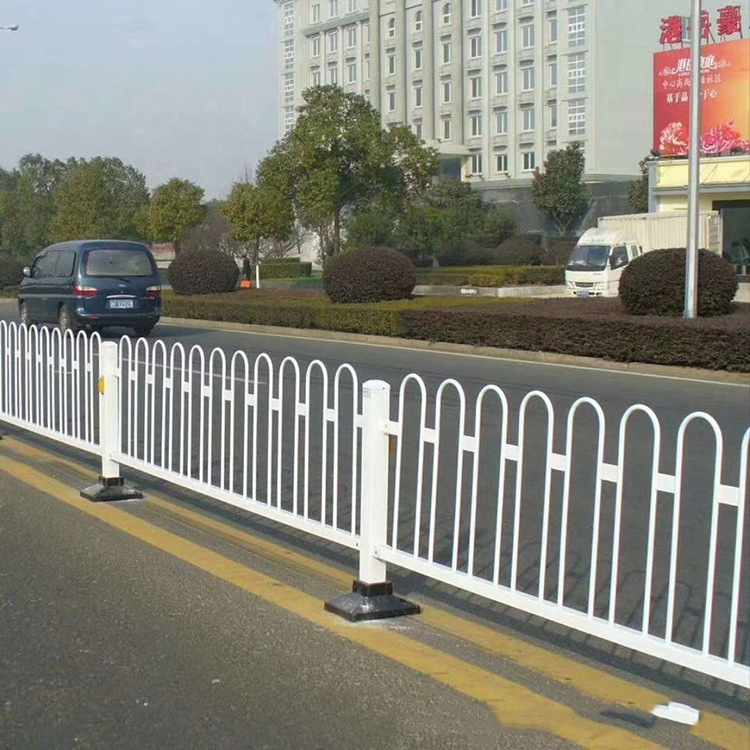道路护栏   市政道路护栏工程  道路护栏厂家直销