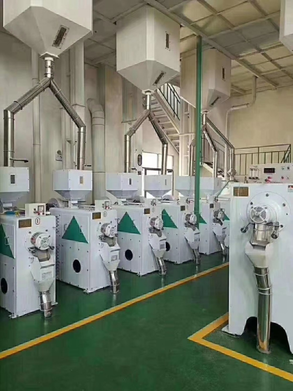 新型大米加工设备 30吨成套大米加工设备厂家直销质量保证