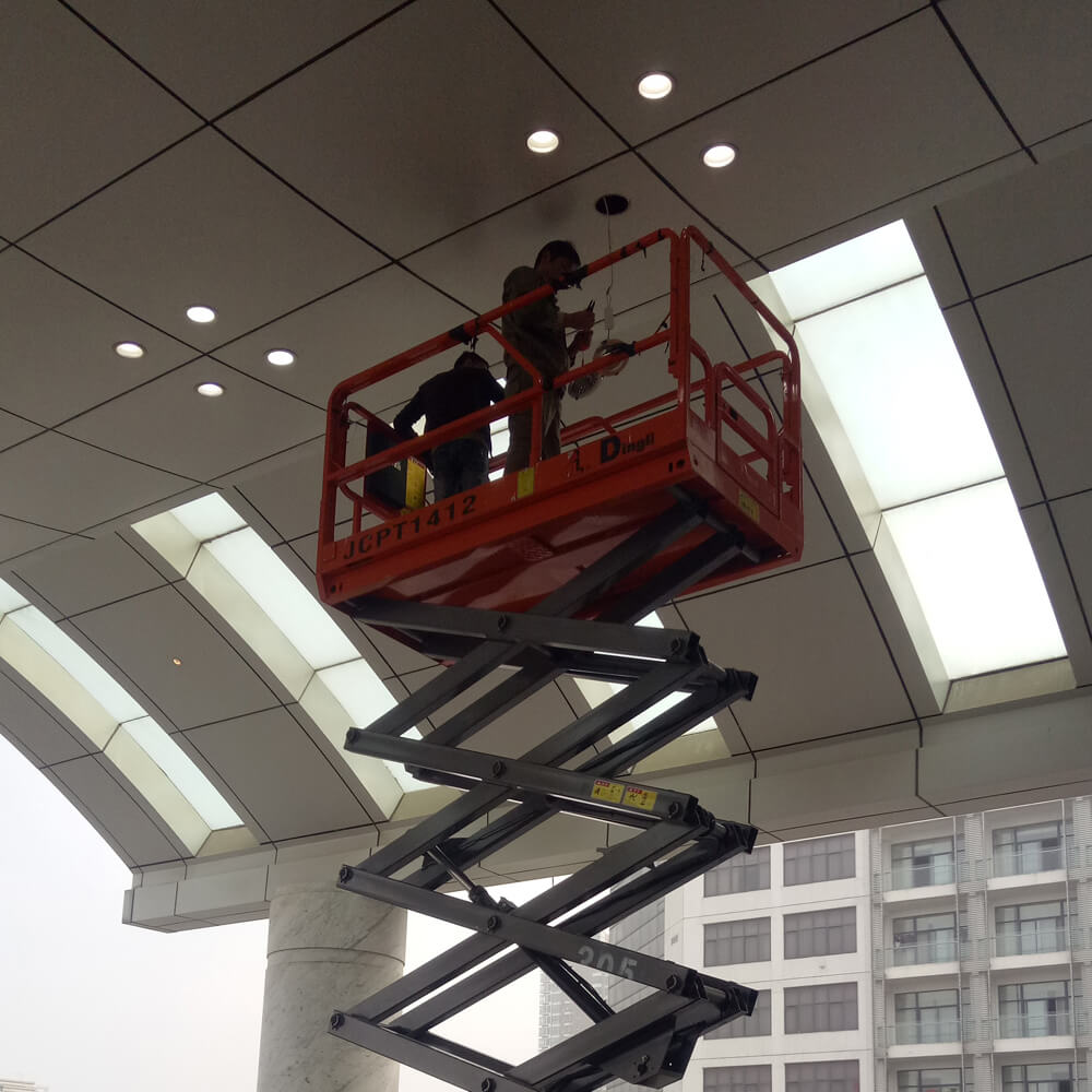 拆洗酒店水晶灯,清洁大型水晶灯.各种灯具