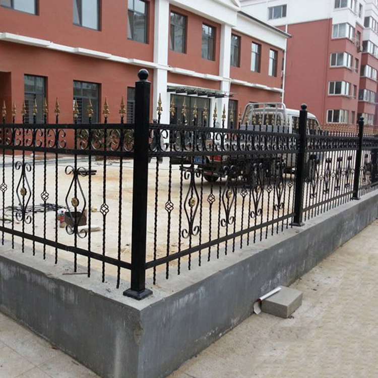 铁艺护栏 厂区铁艺护栏 铁艺护栏生产厂家---聚顺