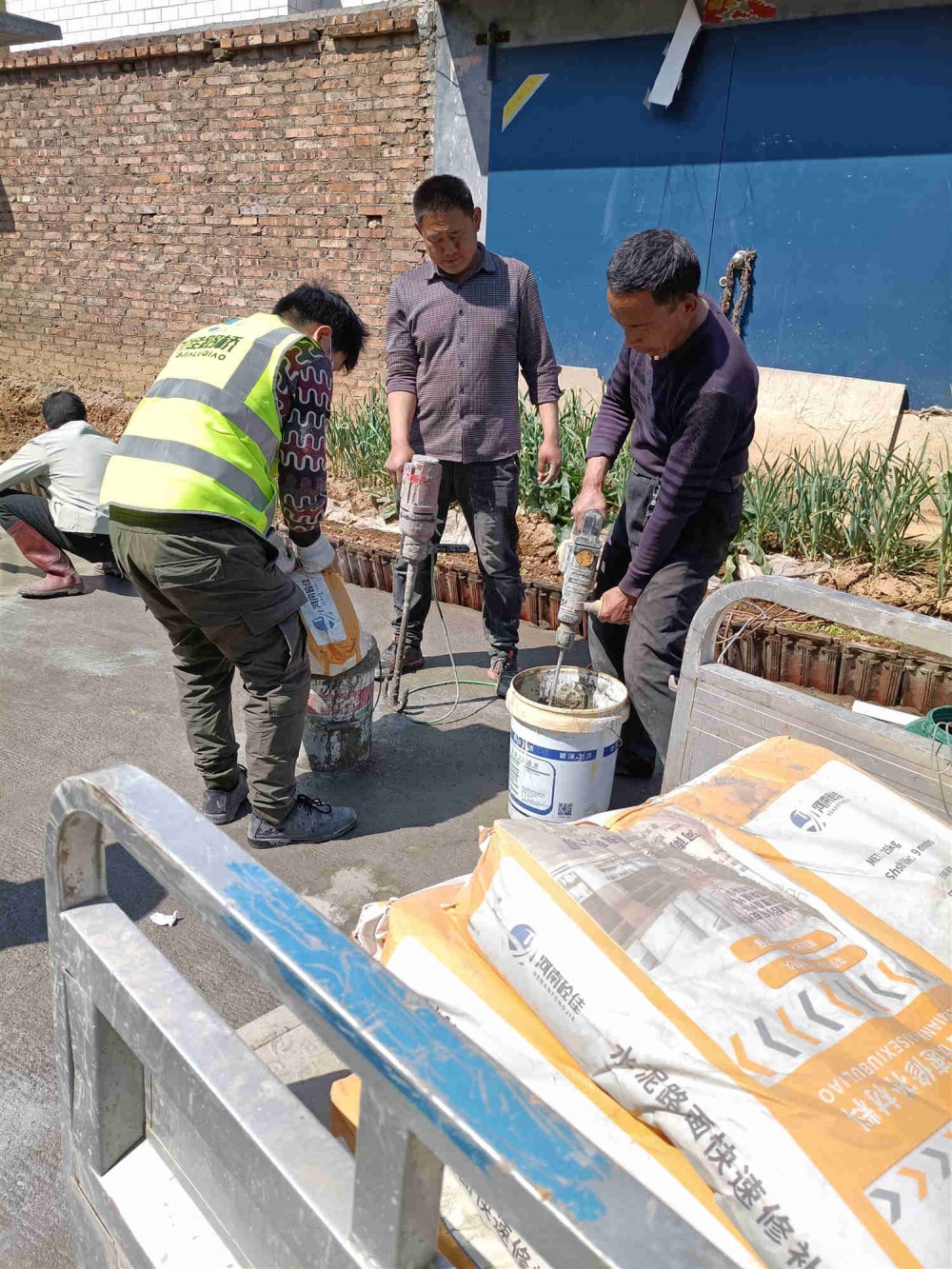 湖南现货 路面破损起沙修补材料 砼佳路桥路面快速修补料