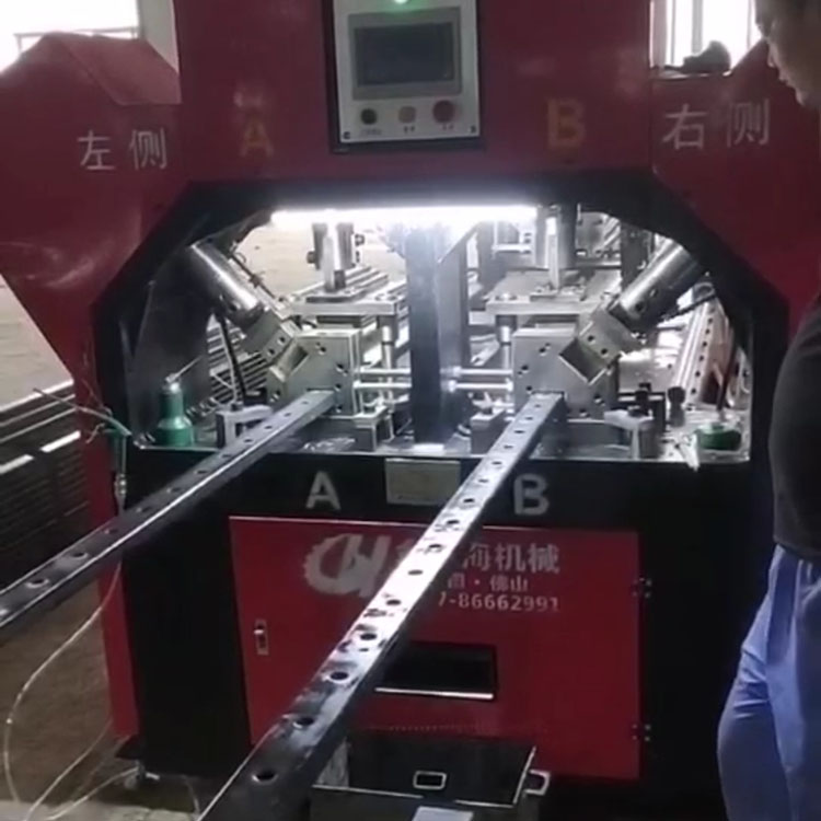 立杆冲孔机  爬架立杆自动冲孔机 防护栏液压冲孔机品牌