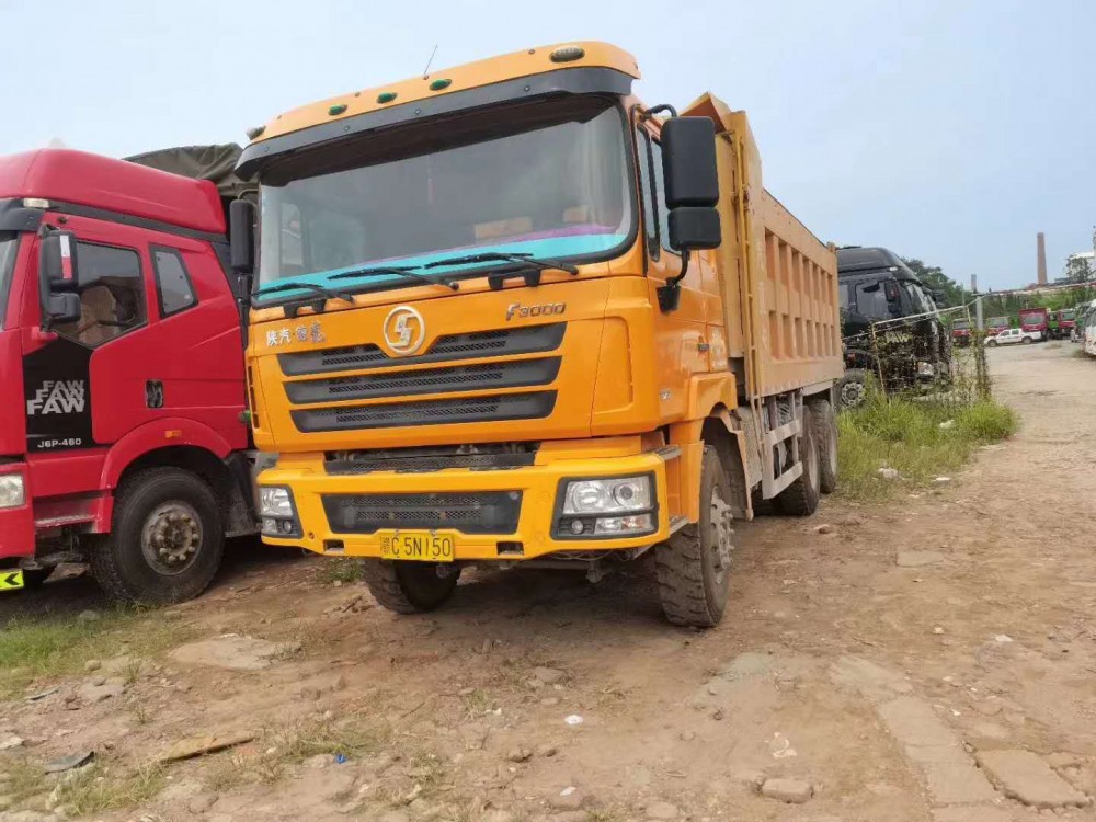 德龙F3000后八轮自卸车 375马力 5.8厢长 国五