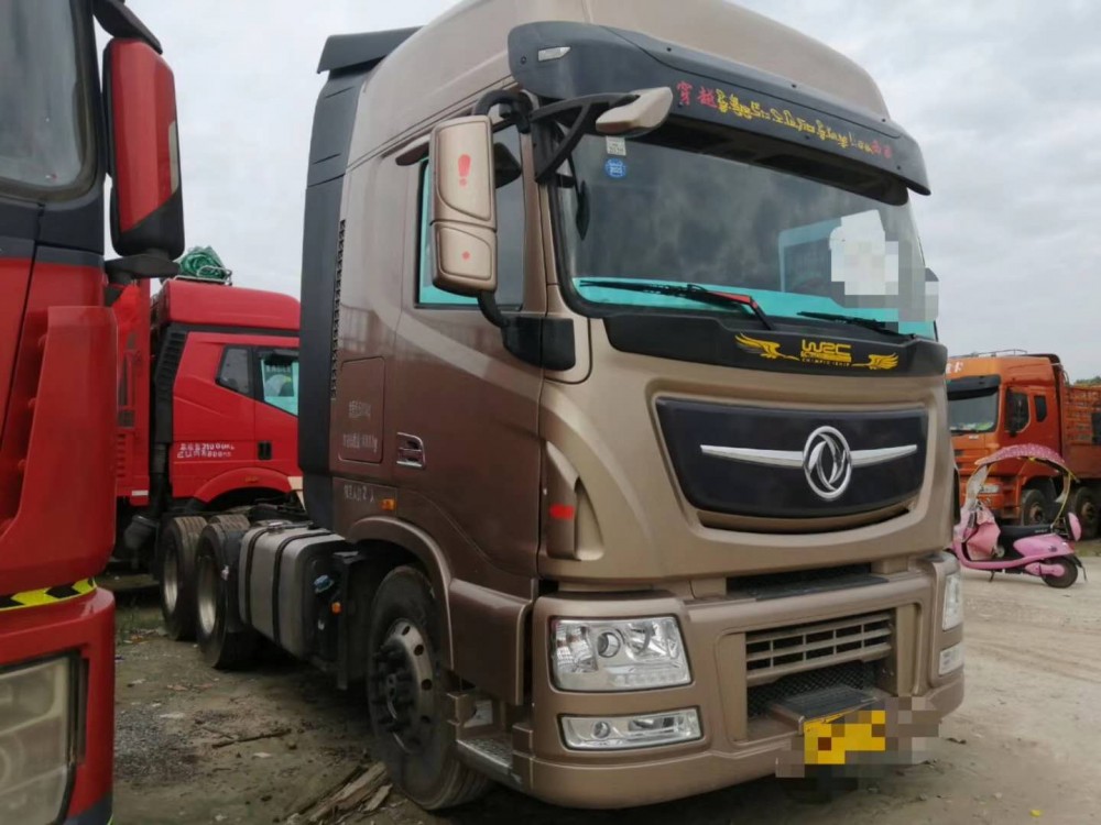 东风天龙旗舰半挂车 国五 520马力
