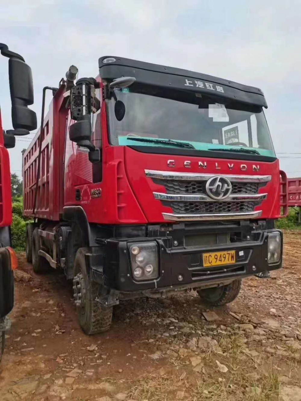 刚到的红岩杰狮前四后八自卸车 国五 450马力  科索发动机   6米货箱