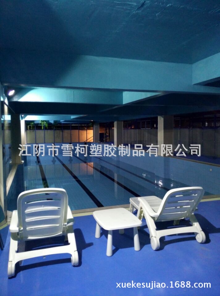 可定制游泳池专用PVC防滑地板 面层1.2mm耐磨防污层