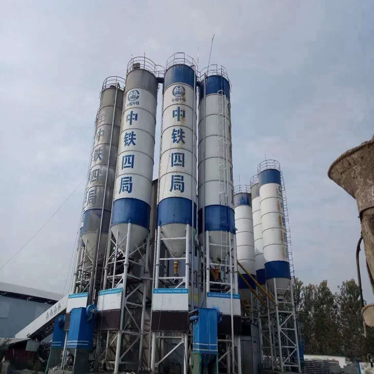 低价出售方圆100吨水泥罐