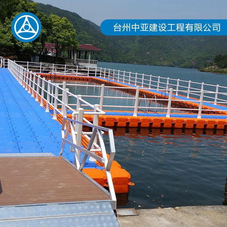 水上平台浮筒 水上游泳池定制 水上木屋现货