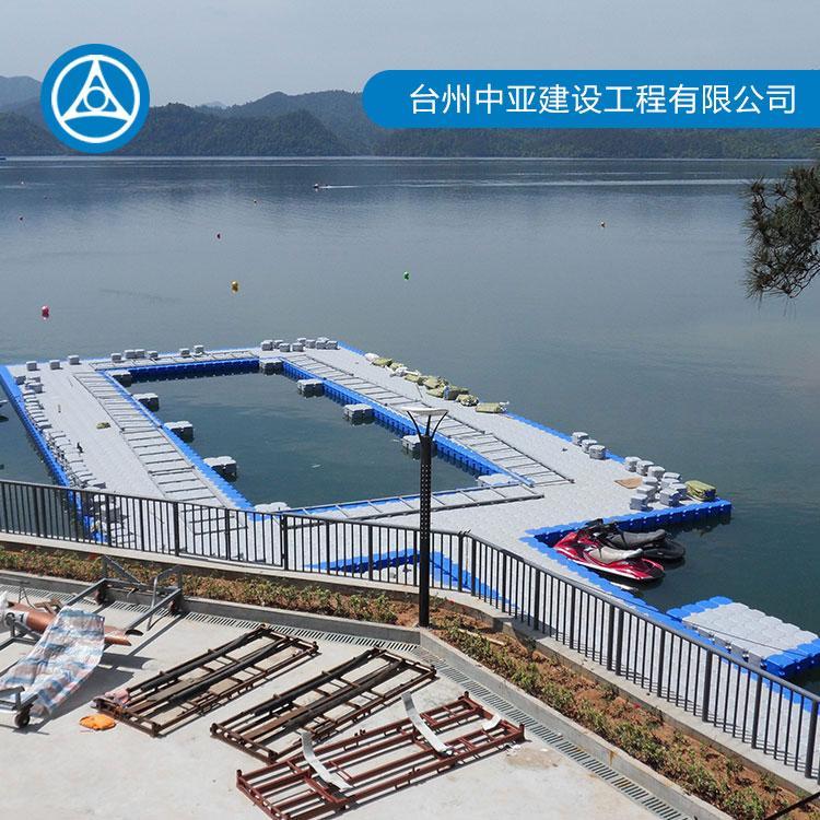 水上工程浮筒生产商 水上游泳池定制 水上浮筒游泳池现货