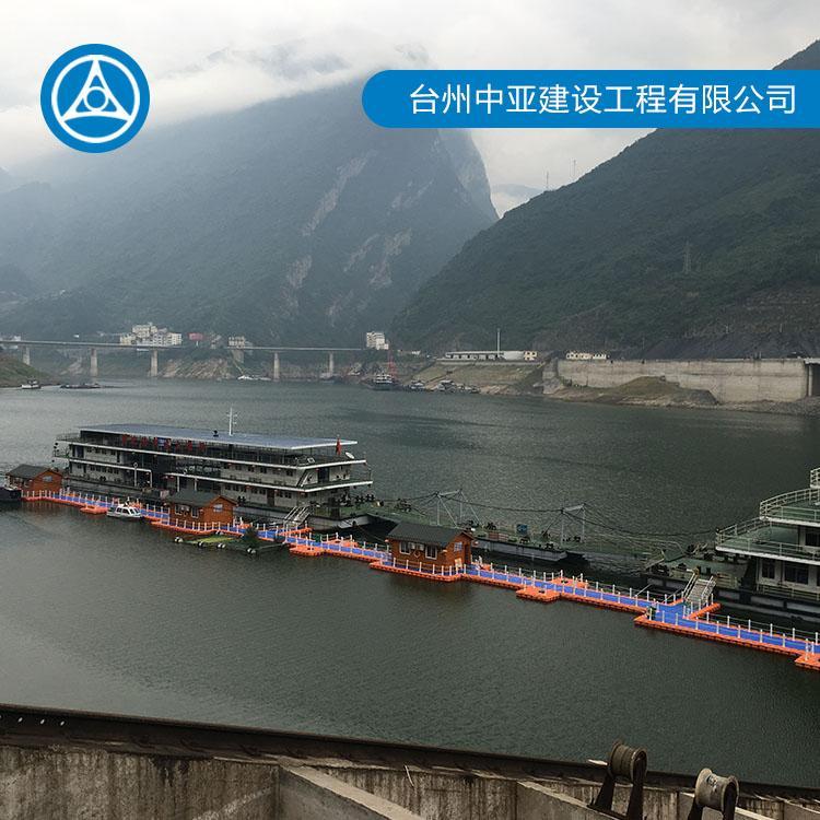 水上工程浮筒厂家 水上游泳池休闲 水上乐园定制