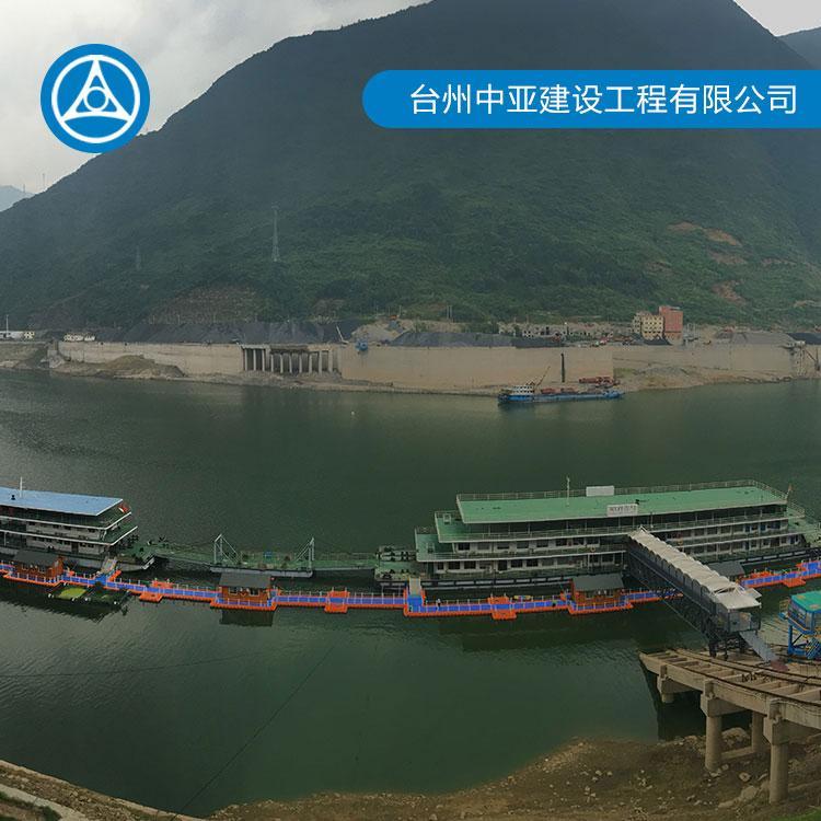 水上平台浮筒 水上游泳池设计 浮筒游泳池定制