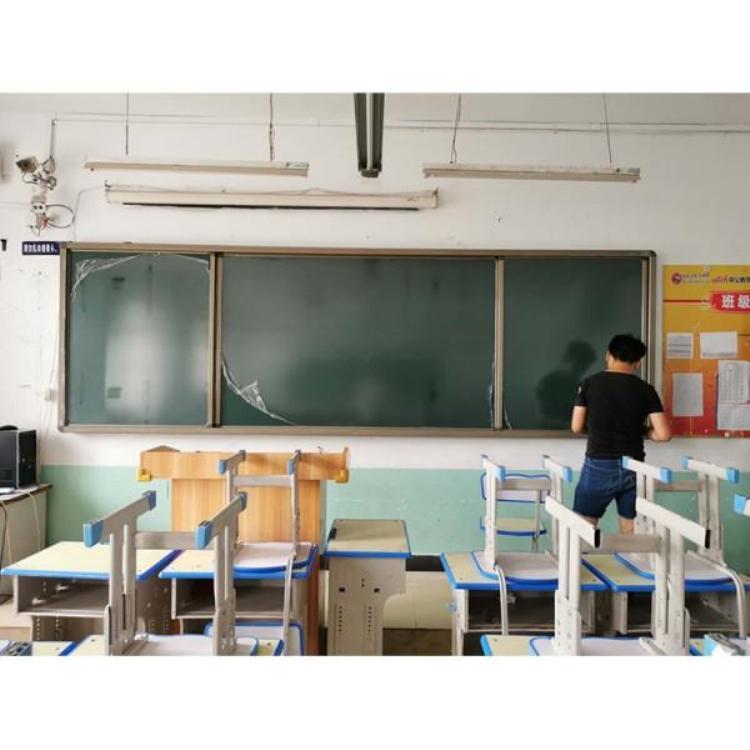 铭达绿板上门安装 大白板现货批发
