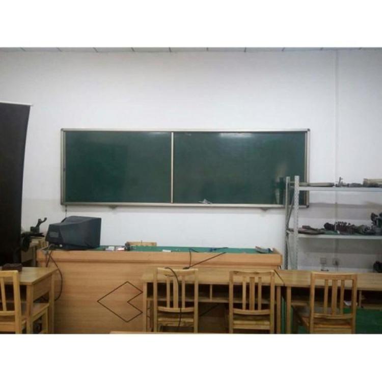 复合教学绿板施工 黑板安装