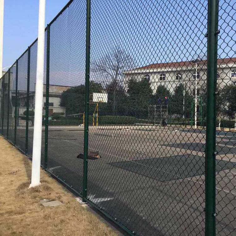 篮球场操场球场防护勾花体育场围栏网 定做学校体育场围栏网