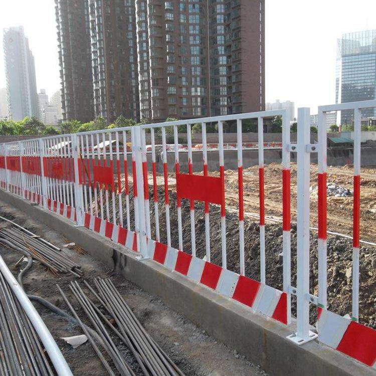工地基坑临边围挡护栏 地铁施工安全防护栏 建筑泥浆池围栏网现货