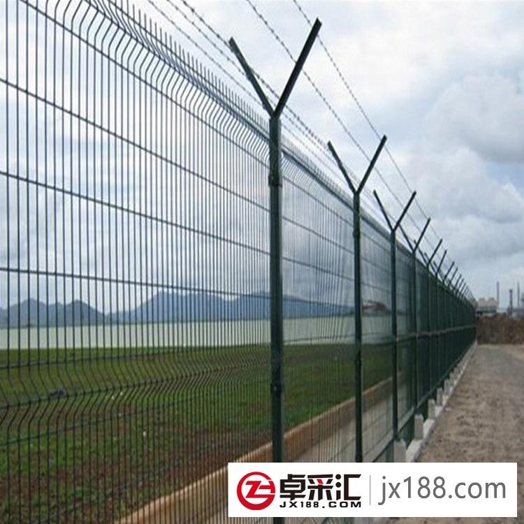 厂家现货供应 铁丝护栏网 圈山圈地护栏 规格齐全 当天发货
