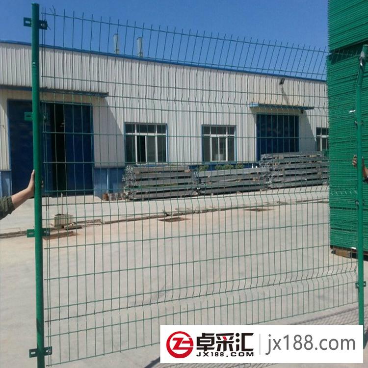 厂家直销镀锌养鸡铁丝网 护栏圈地防护电焊网 铁丝网栅栏低价批发
