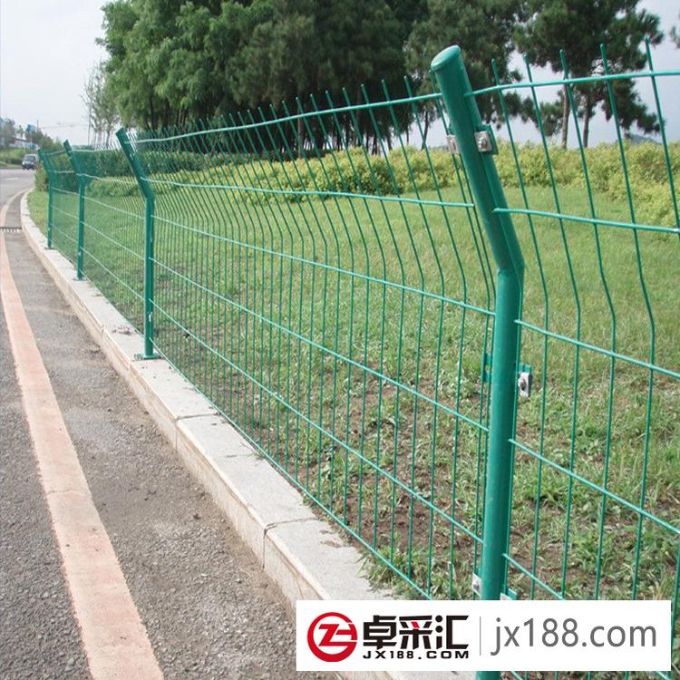双边丝护栏网 圈地铁丝护栏网 养殖围栏网 高速公路防护网