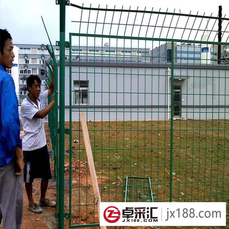 供应现货双边丝护栏网 绿色圈地养殖铁丝护栏 临时防护护栏网