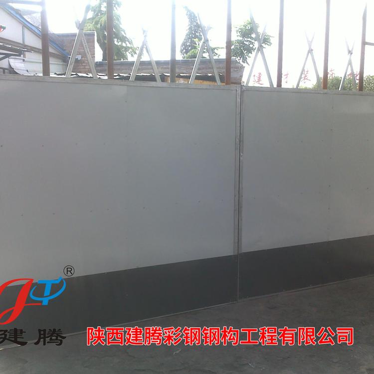 长期生产 新型施工围挡板 市政夹芯围挡板大全 角钢式围挡板