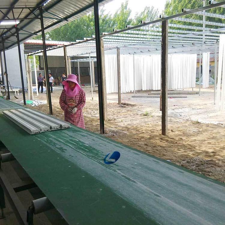 厂家直供30-70米石膏线生产机器 石膏线条生产机械专车配送
