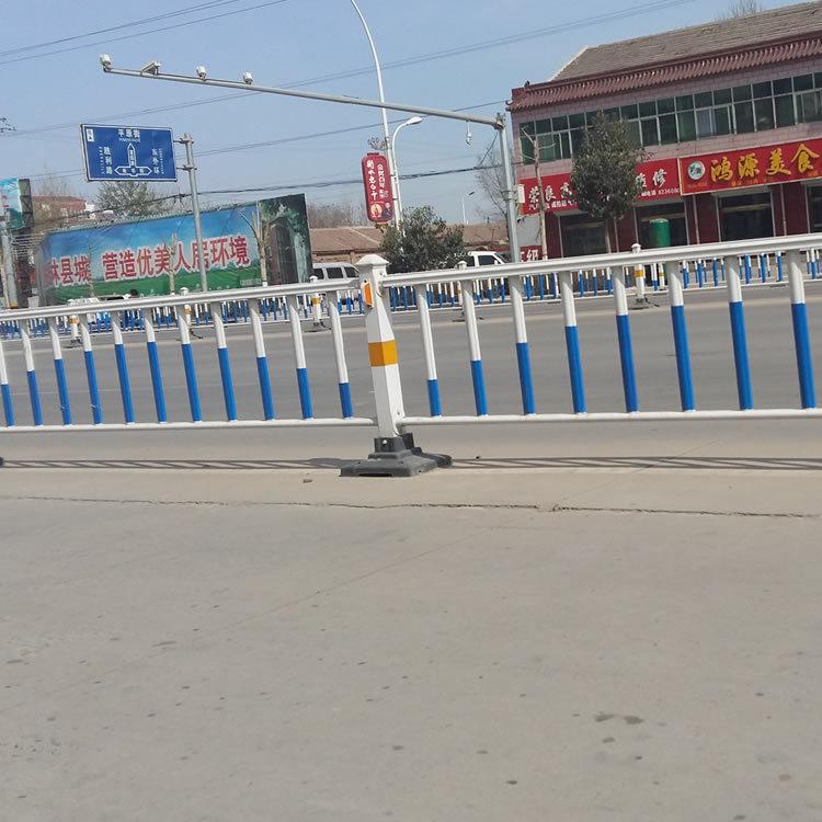 厂家直销 城市市政道路锌钢隔离防护栏 人行道隔离栏杆 可定制
