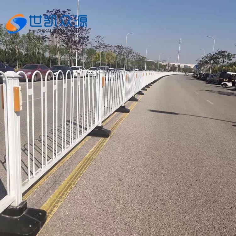城市市政道路锌钢隔离防护栏 人行道隔离栏杆 厂家直供大量优惠