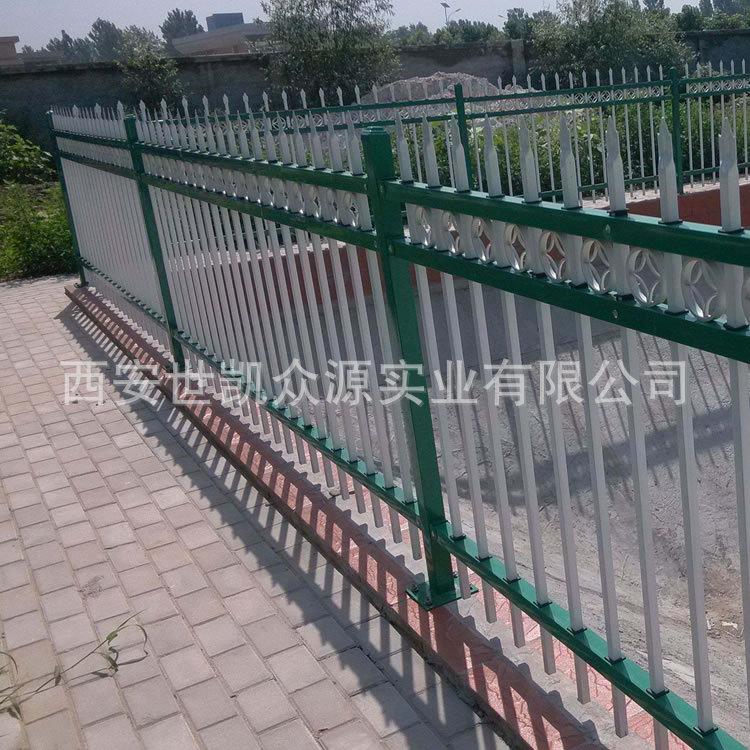 厂家直销喷塑荷兰网 绿色铁丝网围栏 圈地网养殖养鸡网栅栏网护