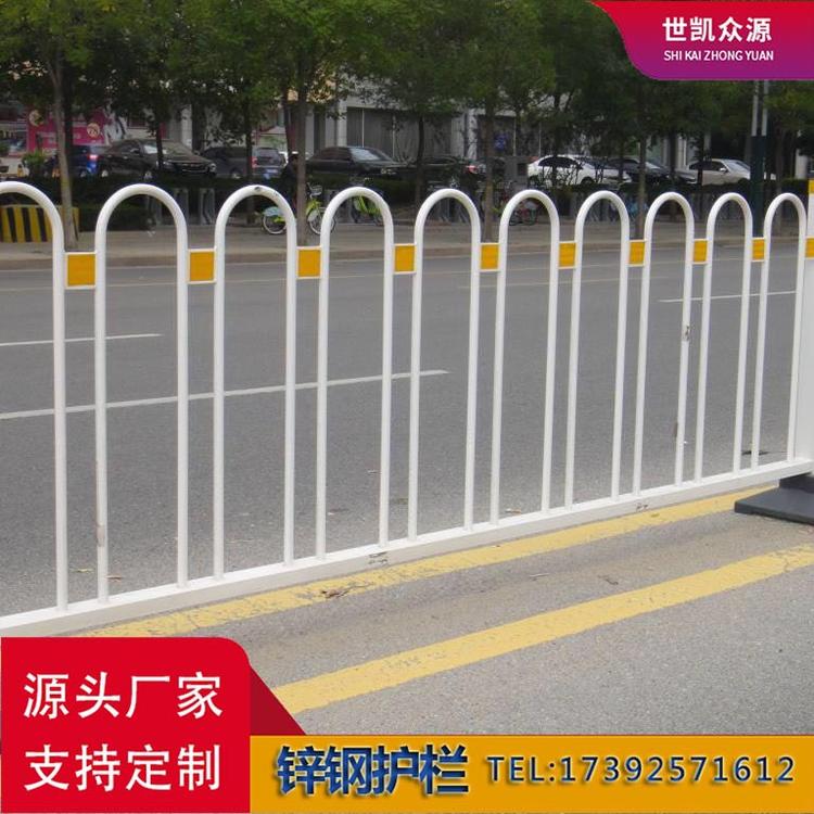 现货供应 城市锌钢道路护栏马路中央隔离栏 市政交通工程安全围栏