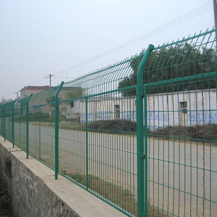 云南昆明框架网护栏 公路框架护栏 安全围栏实力厂家