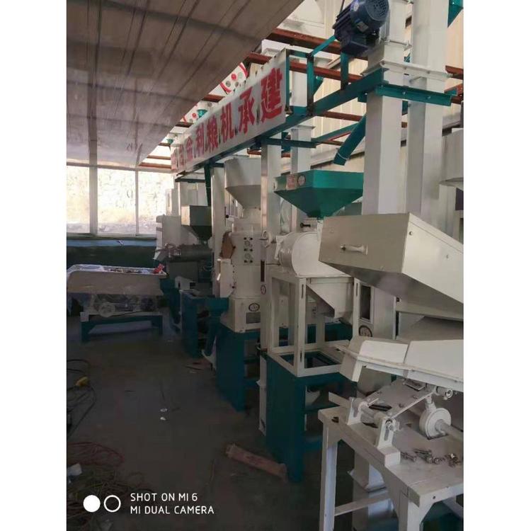 内蒙古最新款大米加工机器促销 立式成套大米加工设备促销