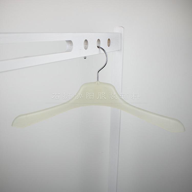 供应衣架003# 防滑西装衣架  影楼西装婚纱衣架 加宽衣架批发