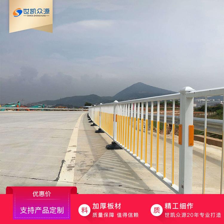 道路护栏隔离栏 交通公路马路市政护栏围栏工程 锌钢京式公路护栏