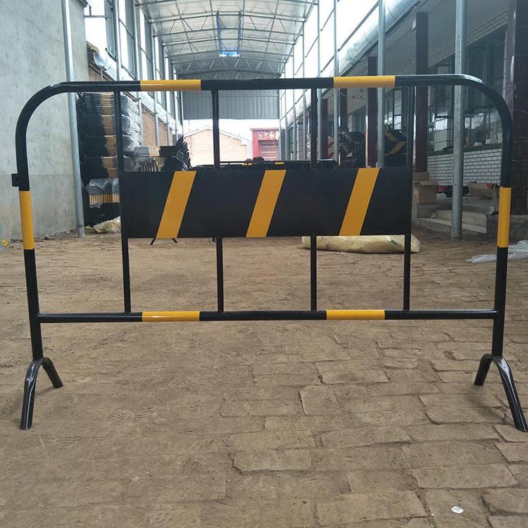 世凯众源定做铁马护栏镀锌管临时施工围栏道路移动安全防护栏围挡