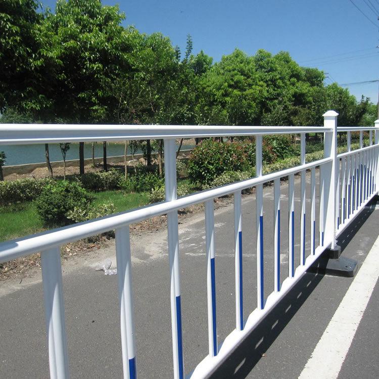 道路护栏隔离栏市政公路马路护栏锌钢防撞交通护栏隔离护栏厂家销