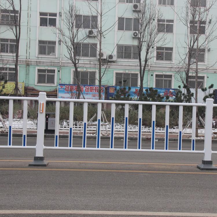 道路护栏市政京式隔离栏城市马路公路锌钢防撞栏渭南厂家直销定制