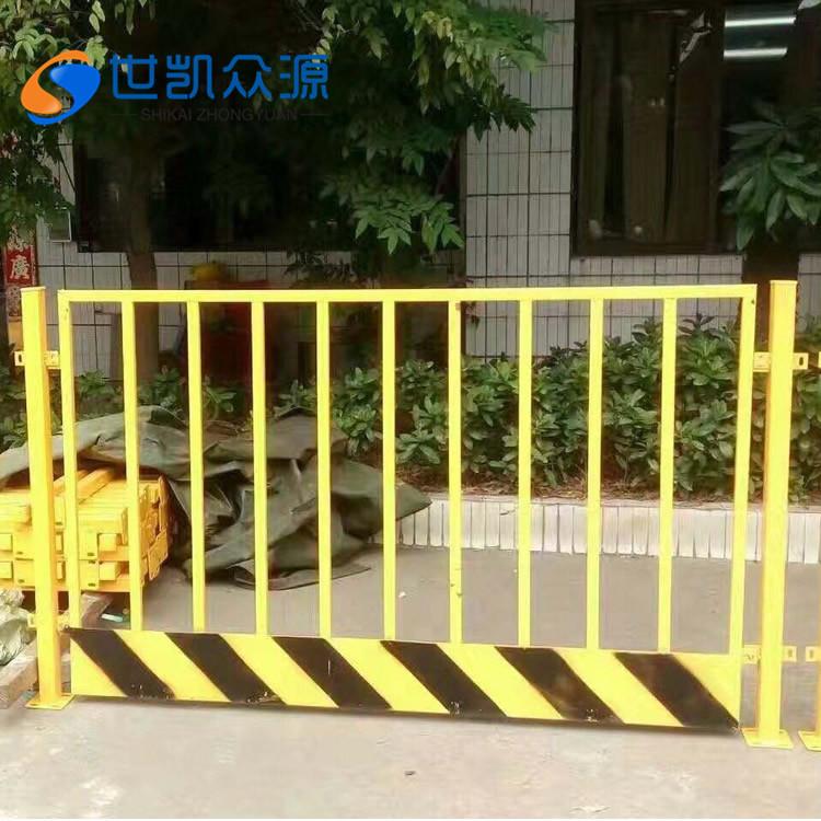 基坑护栏工地施工围栏建筑工程临边安全围网防护栏西安厂家直销