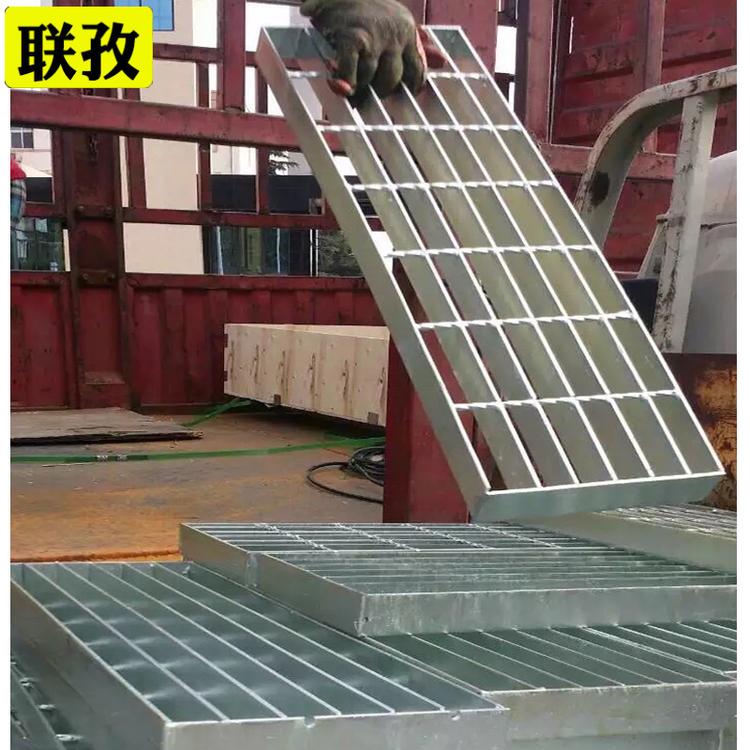 联孜钢格板平台踏步耐磨防滑钢格板污水厂电厂耐腐蚀热镀锌钢格板