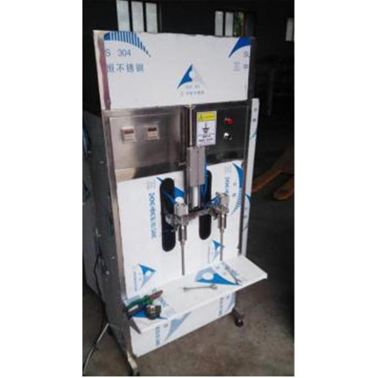 潍坊液体灌装机制造商 半自动灌装机厂家 九巧