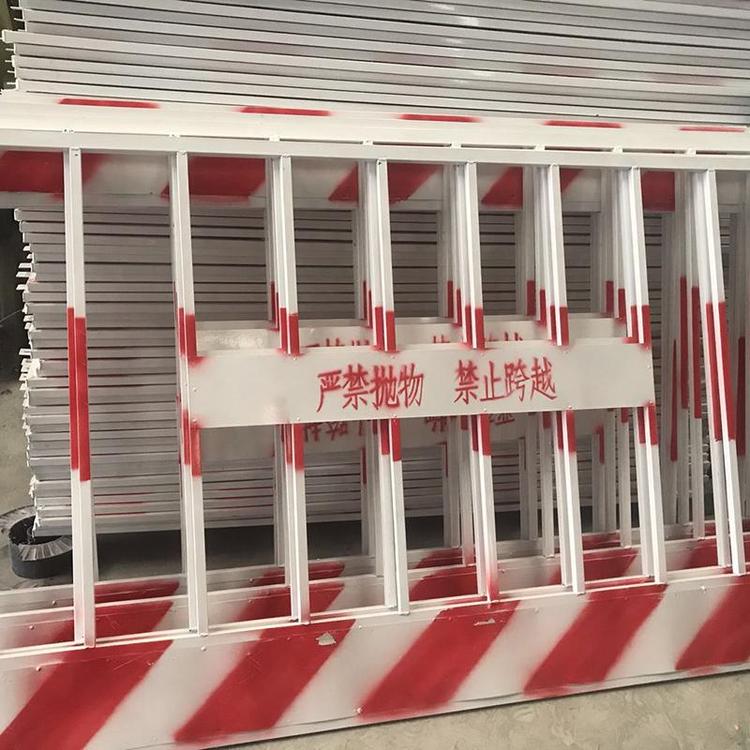 云南昆明工地安全防护基坑护栏大量现货