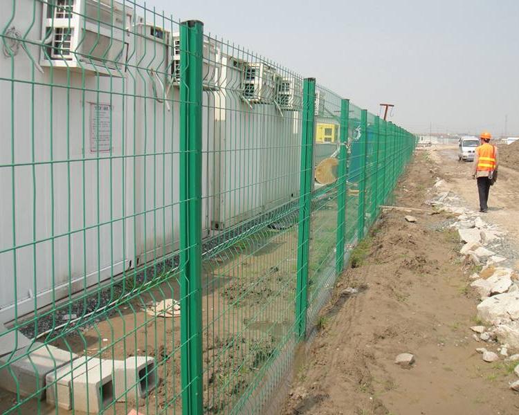 成都双边丝护栏网-四川公路护栏网--养殖护栏网厂家