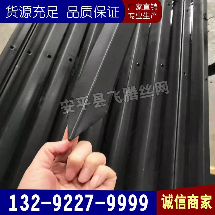 草原网立柱  Y型柱低价供应  刺绳立柱  铁丝网围栏立柱