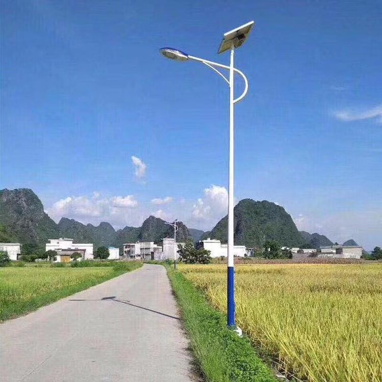 太阳能路灯 厂家直销   4-8米大量现货