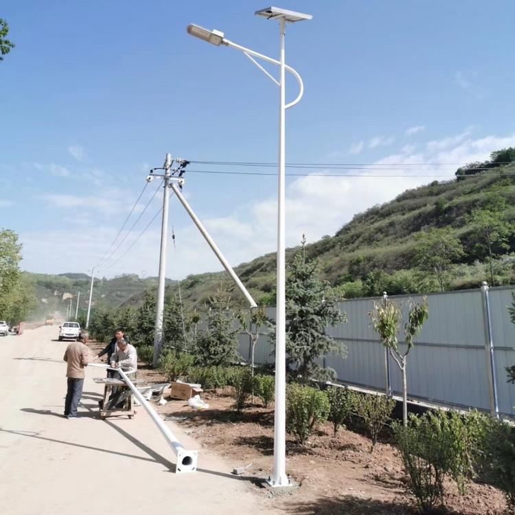 甘肃升压太阳能路灯控制器  家庭太阳能路灯价格