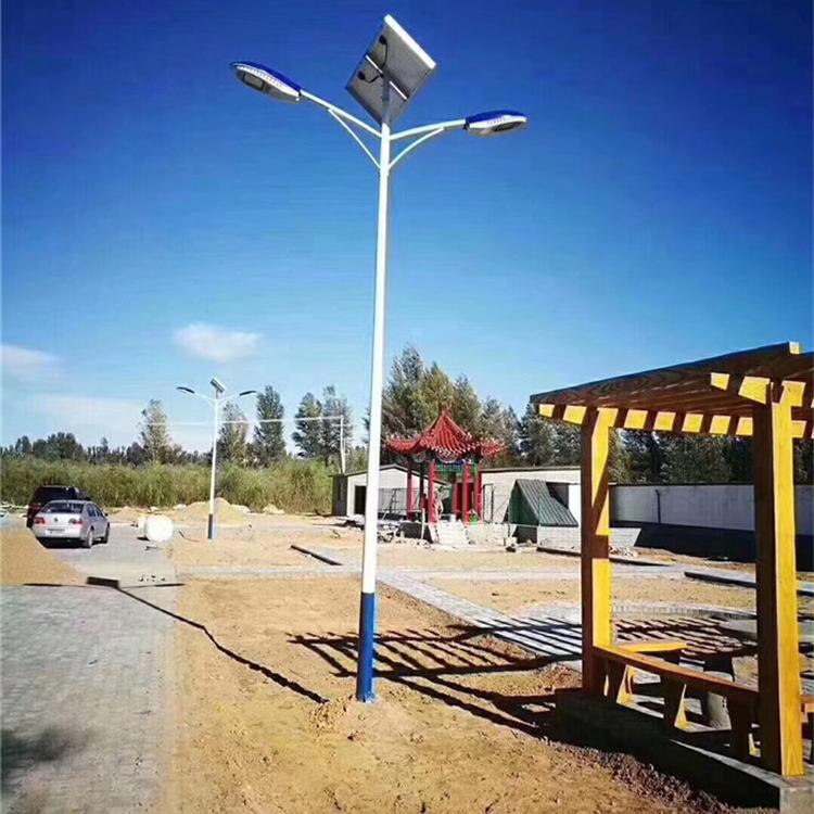 山西太阳能路灯厂家批发价格  太阳能路灯控制器安装方法