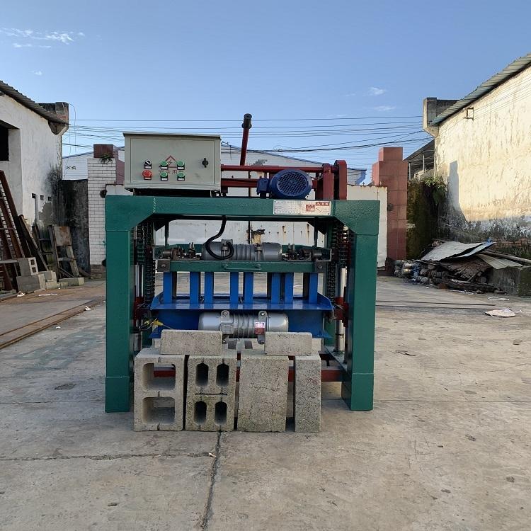 成都亿联多大量供应环保自动砖机4-2B高效节能免烧砖机